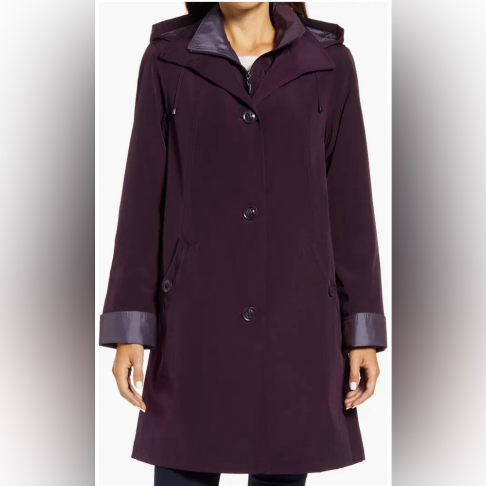Gallery Water Resistant Hooded Rain Jacket
Gallery in color Blackberry